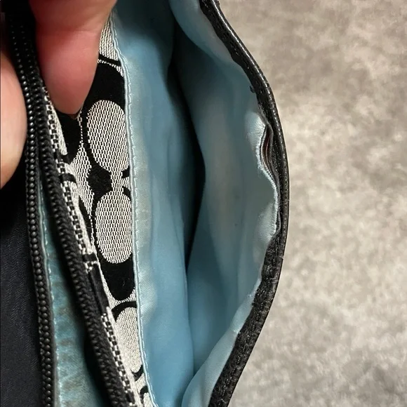 GC Coach Signature Black and Grey Cross Body Bag - Picture 7 of 9